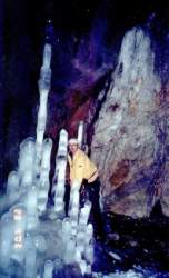  Kako stoje ovi stalagmiti od leda !